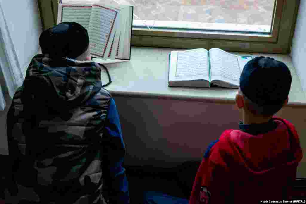 Всего из пяти чеченских школ вышли более 500 дипломированных хафизов