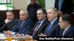 Биньямин Нетаньяху на заседании кабинета министров