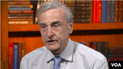 David Kanin, profesor na međunarodnim studijama Univerziteta Johns Hopkins u Sjedinjenim Državama i bivši analitičar u CIA-i