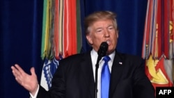 За повідомленням корпорації Trump Media & Technology Group, що об’єднує медіаактиви Трампа, соцмережа називатиметься TRUTH («Правда»)