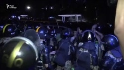 Демонстранти в Азербайджані вимагають від влади почати мобілізацію і видати їм зброю – відео Демонстранти в Азербайджані вимагають від влади почати мобілізацію і видати їм зброю – відео