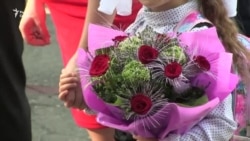 "Дітям це неважко". Як переходять на українську школи Донбасу "Дітям це неважко". Як переходять на українську школи Донбасу