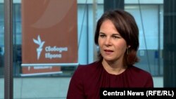 Глава німецької дипломатії Анналена Бербок під час інтерв’ю Радіо Свобода