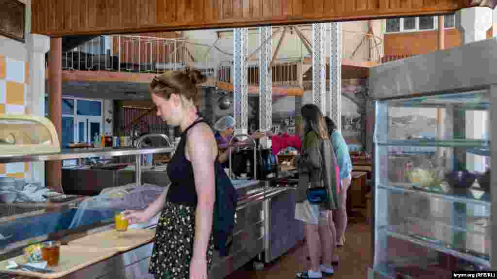 В одной из поселковых точек «общепита»