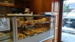 Suad Beri: Za sat zaradimo dvije marke (na fotografiji: unutrašnjost pekare Rollin)