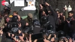 Центр "Э" ищет участников акций 26 марта по видеозаписям Центр "Э" ищет участников акций 26 марта по видеозаписям