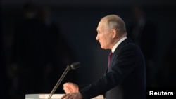 21 лютого Путін оголосив, що Росія призупиняє свою участь у Договорі про скорочення і обмеження стратегічних наступальних озброєнь