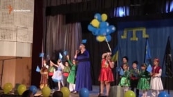 В День крымскотатарского флага хором спели «Гузель Къырым» (видео) В День крымскотатарского флага хором спели «Гузель Къырым» (видео)