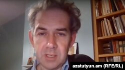 Томас де Ваал