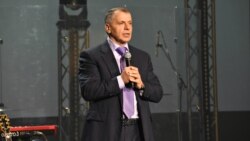 Спикер российского парламента Крыма Владимир Константинов на торжественном собрании, посвященном 25-летию группы компаний «Атан» в Симферополе, март 2020 года