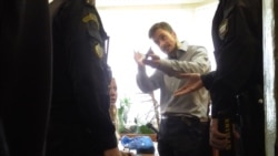 Петр Верзилов: конфликт в суде  Петр Верзилов: конфликт в суде