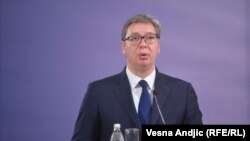 Vučić je rekao da je "postojao plan da se odloži ustoličenje, ali da je Vlada Crne Gore promenila takvu odluku u toku noći".