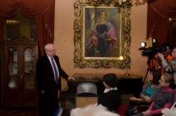 Мирослав Скорик у музеї Соломії Крушельницької