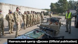 Для відправки на передову військовий, як мінімум, має отримати базову загальновійськову підготовку в навчальному центрі