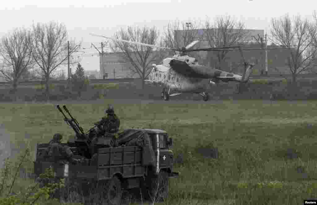 Українські військові біля Слов’янська