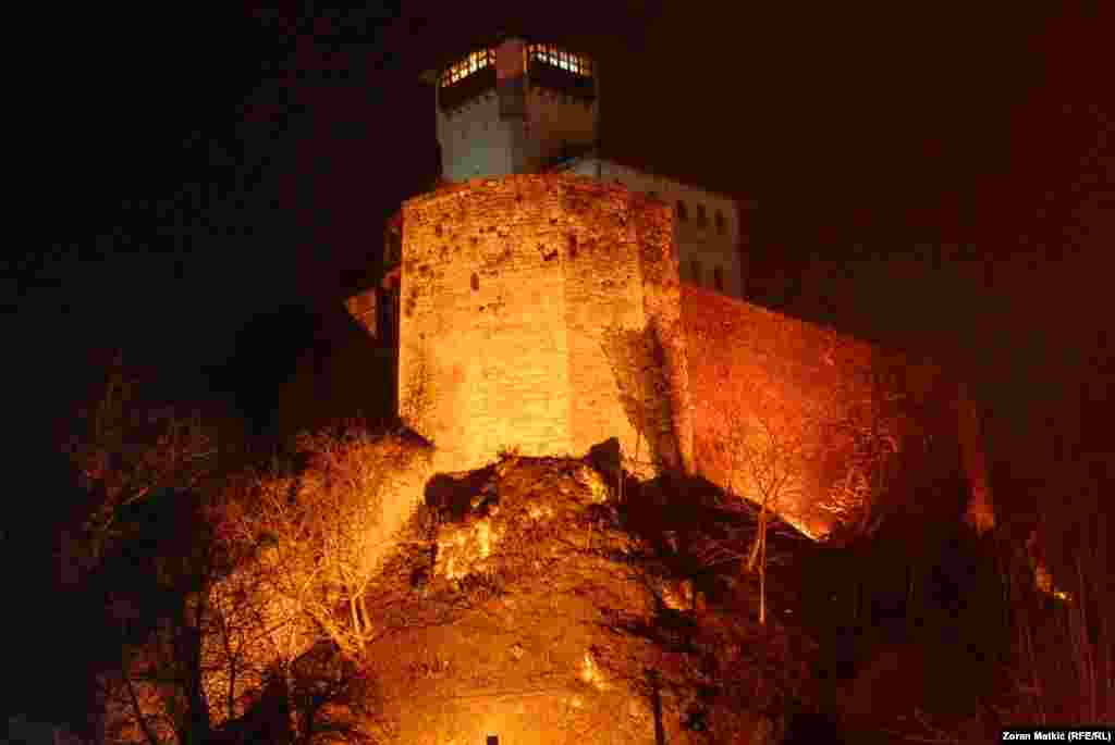 Каждый год во время рождественских и новогодних праздников город Градачац в Боснии и Герцеговине обретает новый, «сказочной» вид