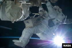 NASA-in astronaut Terry Virts tokom svemirske šetnje 2015. godine.