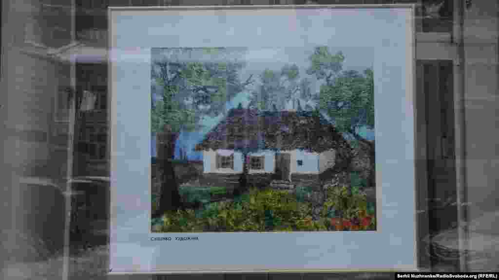 Фотороботи об’єднані за тематикою. Здебільшого це пейзажі: «Париж – місто вогнів», «Мости Парижа», «Весна в Парижі», «Дюна Піла», «Прованські дворики», а також фото з подій: «Зустрічі в «нормандському форматі», «Тропічний карнавал у Парижі», «У повітрі», «Акції в Парижі»