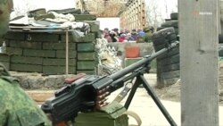 Розведення сил у Станиці Луганській не розпочалося, сторони звинувачують одна одну (відео) Розведення сил у Станиці Луганській не розпочалося, сторони звинувачують одна одну (відео)