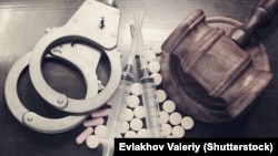 Недобросовестные полицейские фактически «кормятся» с наркоманов