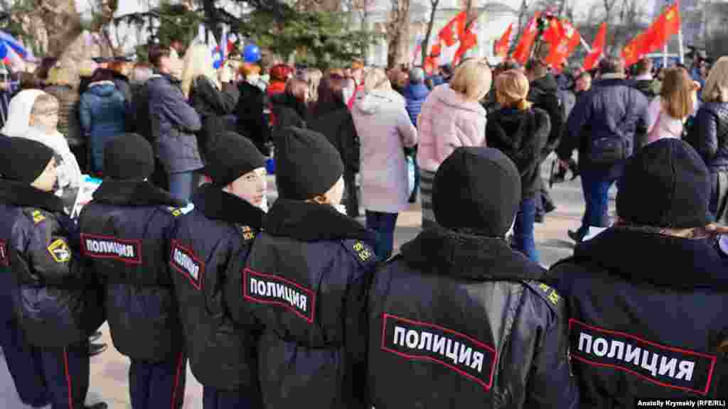 Кадетский полицейский класс одной из городских школ в «оцеплении»