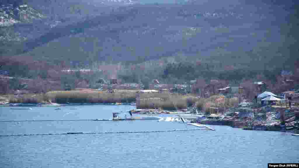 Водные аттракционы, устроенные мотоклубом «Ночные волки», который является арендатором территории