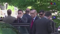 Ердоган спостерігав за сутичками особистої охорони з демонстрантами у Вашингтоні (відео) Ердоган спостерігав за сутичками особистої охорони з демонстрантами у Вашингтоні (відео)