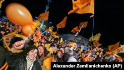 Помаранчева революція. Майдан Незалежності, Київ. Україна. 22 листопада 2004 року