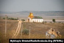 Церкву спеціально будують для зйомок