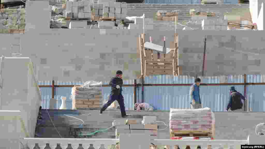 Подрядчик обещает сохранить привычный вид Большой Митридатской лестницы, однако керчане опасаются, что исторический облик лестницы, а с ней – и всего центра города, будет безвозвратно утрачен