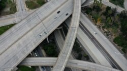 Напівпорожні хайвеї поблизу американського міста Пасадена у Каліфорнії, квітень 2020 року