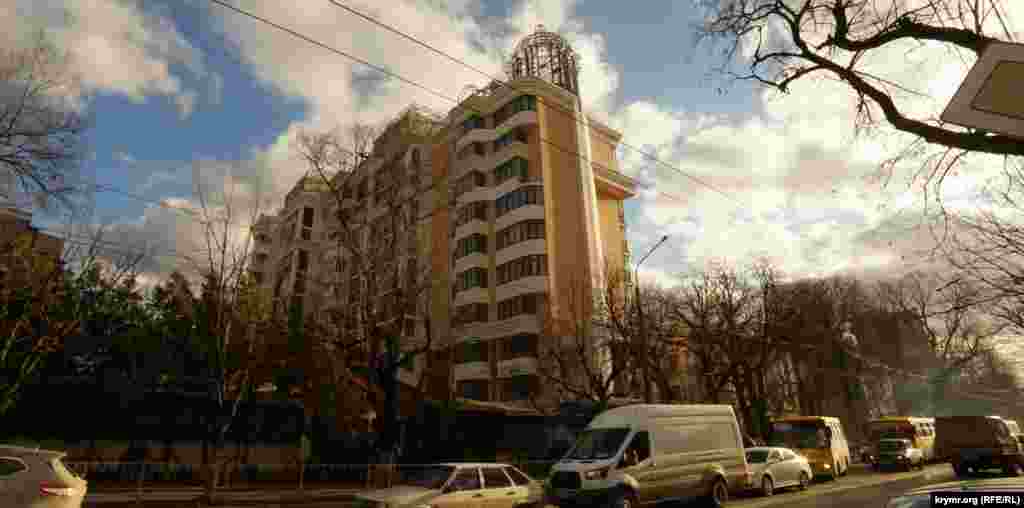 Высотка «Дипломат» того же застройщика на проспекте Кирова, недалеко от Детского парка