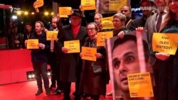 #FreeSentsov на кинофестивале «Берлинале» в Германии (видео) #FreeSentsov на кинофестивале «Берлинале» в Германии (видео)