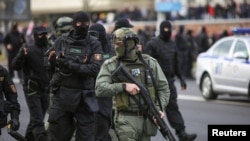 Білоруські силовики під час розгону маршу протесту у Мінську. 1 листопада 2020 року