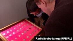 38 монет періоду України-Русі з «Городницького скарбу». Їх датують 1010–1019 роками