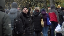 Lines Lengthen Outside Jails As Belarus Tightens Crackdown Lines Lengthen Outside Jails As Belarus Tightens Crackdown