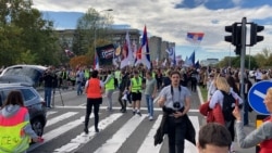 Hiljade studenata pešači od Beograda do Novog Sada Hiljade studenata pešači od Beograda do Novog Sada