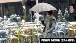 Bašte u Sarajevu prazne su u martu zbog zatvorenih restorana i kafića, ne samo zbog snijega