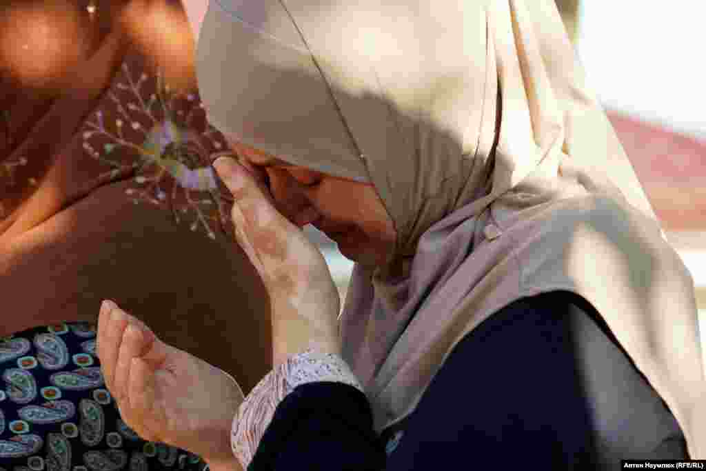 Жена Муслима Алиева. Его относят к «ялтинской группе», шесть человек которой были задержаны в феврале и апреле 2016 года. Это дело, по всей видимости, будет рассматриваться Ростовским судом отдельно