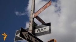 Бармен из "Стоунуолла" Бармен из "Стоунуолла"