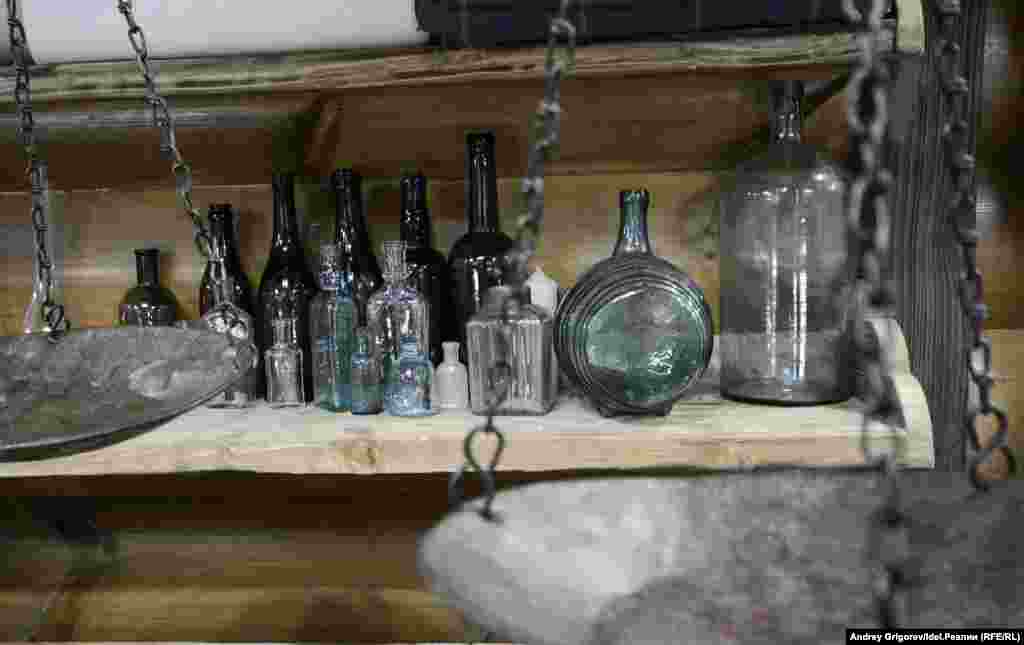 Когда-то в эти бутыли тоже разливали чувашское пиво. 