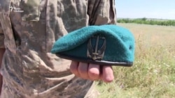 Селище під Слов'янськом прощається із матросом, загиблим у медичному екіпажі Селище під Слов'янськом прощається із матросом, загиблим у медичному екіпажі