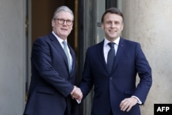 Президент Франції Емманюель Макрон та прем’єр-міністр Великобританії Кір Стармер, Париж, 17 лютого 2025 року