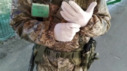 «Всю дорогу чхала позаду»: як люди на КПВВ реагують на санітарні перевірки через коронавірус «Всю дорогу чхала позаду»: як люди на КПВВ реагують на санітарні перевірки через коронавірус