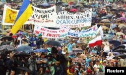 Літургія у комплексі «Чайка». Київ, 24 червня 2001 року