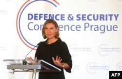 Верховний представник ЄС Федеріка Моґеріні на конференції з питань європейської оборони та безпеки в Празі