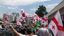 Лицом к событию. Кремль опять наказывает своих Лицом к событию. Кремль опять наказывает своих