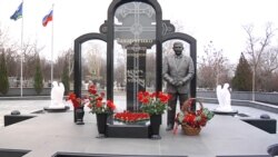 Колишній ватажок угруповання «ДНР» тепер стоїть у повний зріст на цвинтарі «Донецьке море»