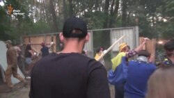 Боротьба з «незаконним будівництвом» по-«ОУНівськи» (відео) Боротьба з «незаконним будівництвом» по-«ОУНівськи» (відео)