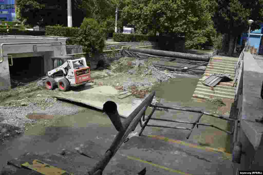 Ликвидация последствий «потопа века» в центре Ялты, вызванного выходом из берегов ялтинских рек Учан-Су, Дерекойка и Гува, вследствие аномальных ливней в Крыму в середине июня 2021 года  